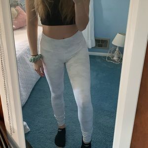 White and Grey Camo Vimmia Leggings